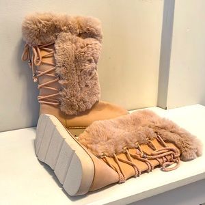 Brand New. Zara Kids Size 1-2 US. Pink girls faux suede/fur boots. Zip closure.